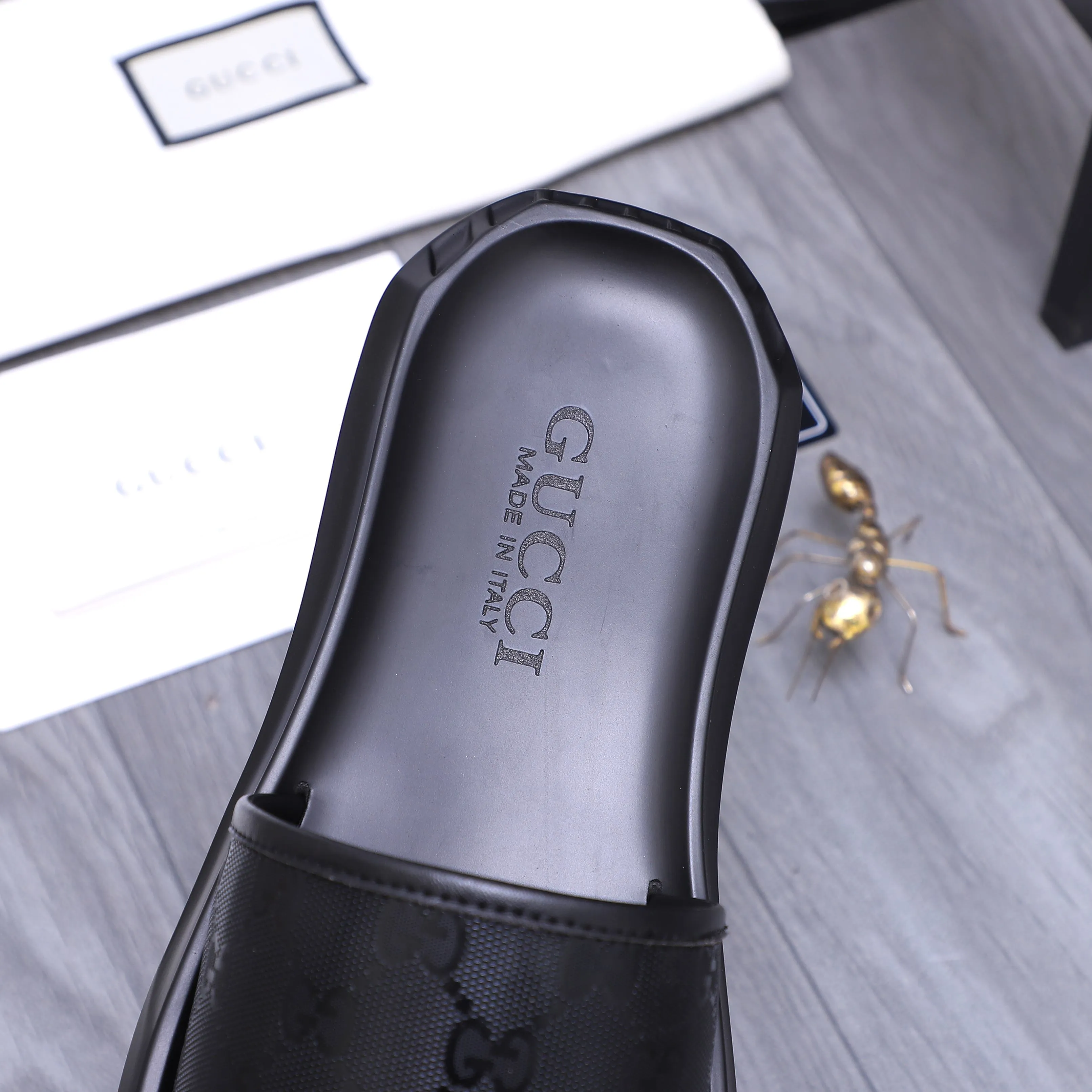 Men's shoes 💰280 Product trademark: GUCCI "Gucci" slippers Regular size: 38-44 (45.46 custom-made, non-returnable) Product materials: Selected cowhide printed upper, instep imitation leather lining, original outsole